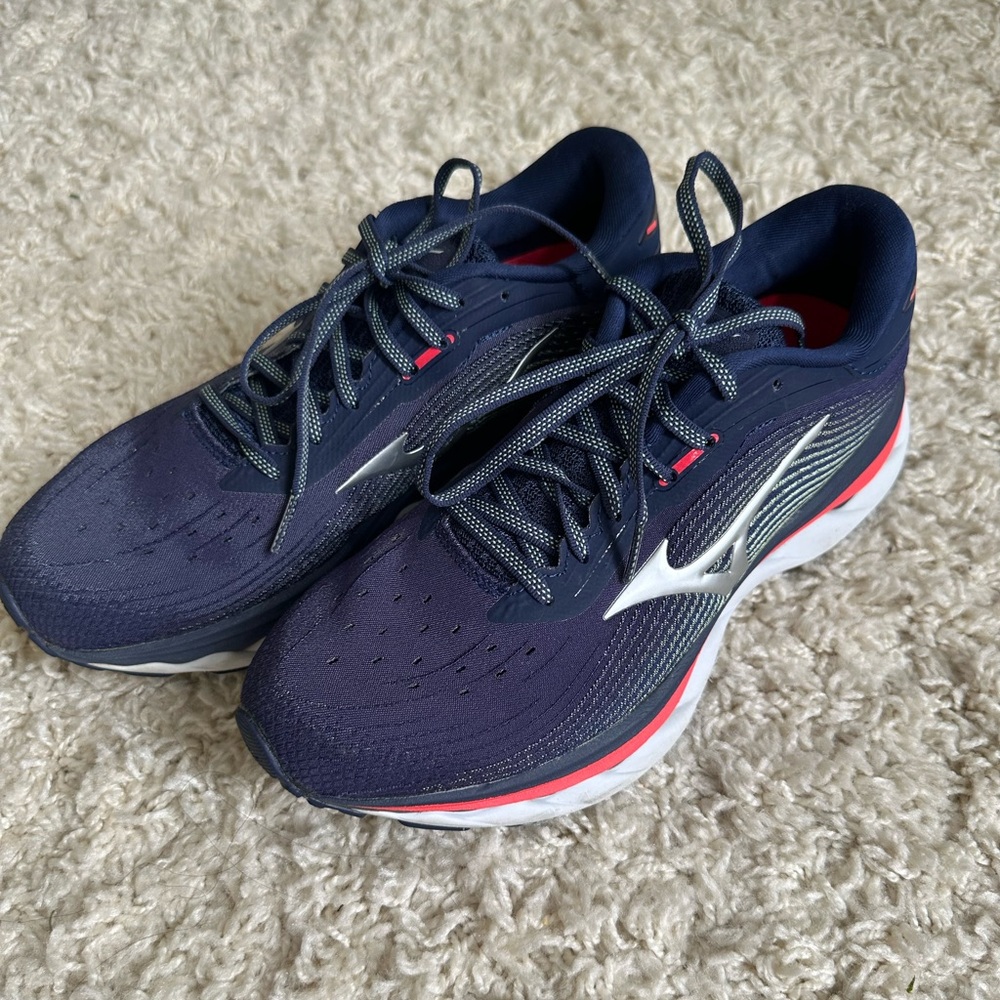Mizuno Wave Sky 05 Navy Blue Running Athletic Shoes - Women's Size 8.5
